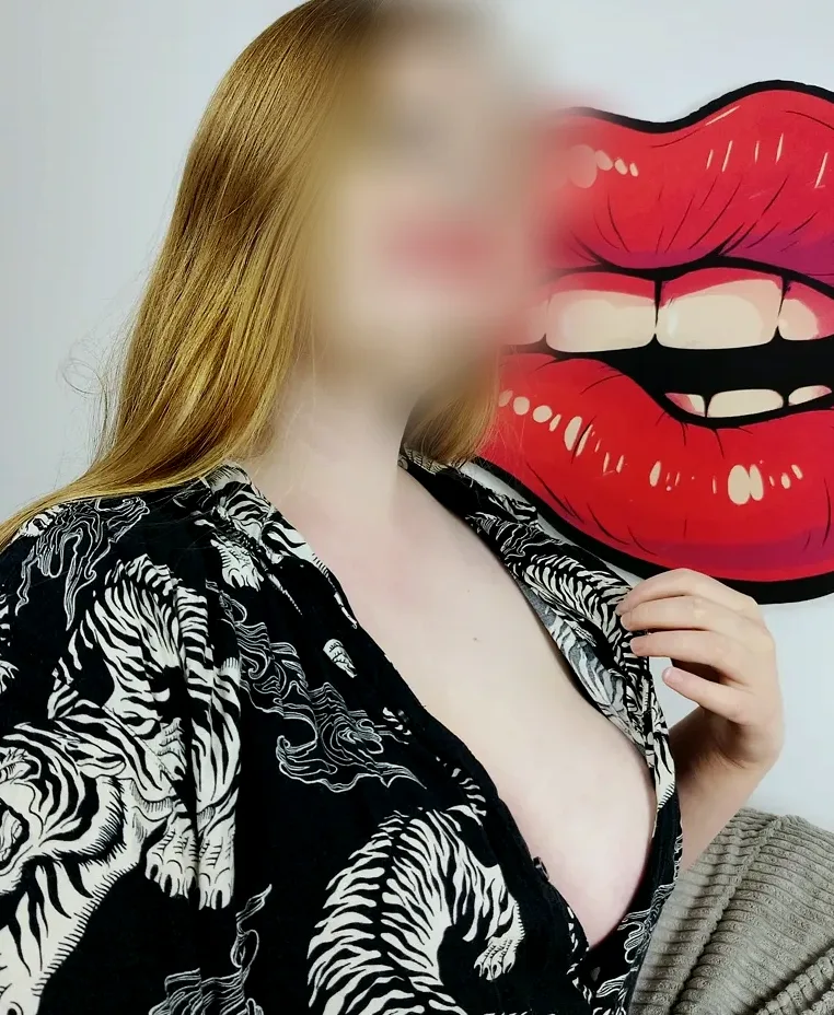 Andrea, 23