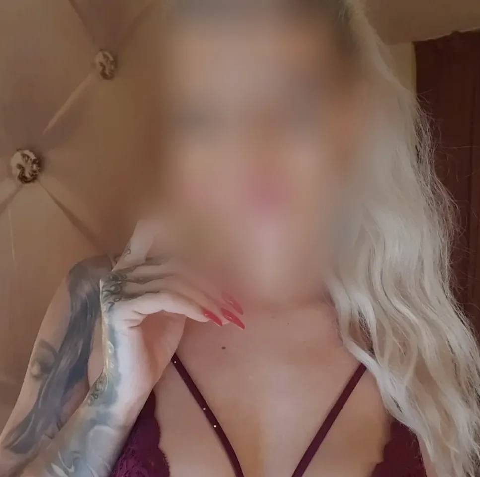 Emily, 30