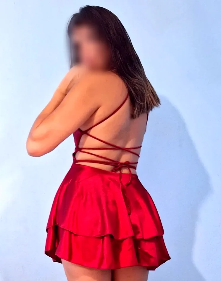 Emma, 27