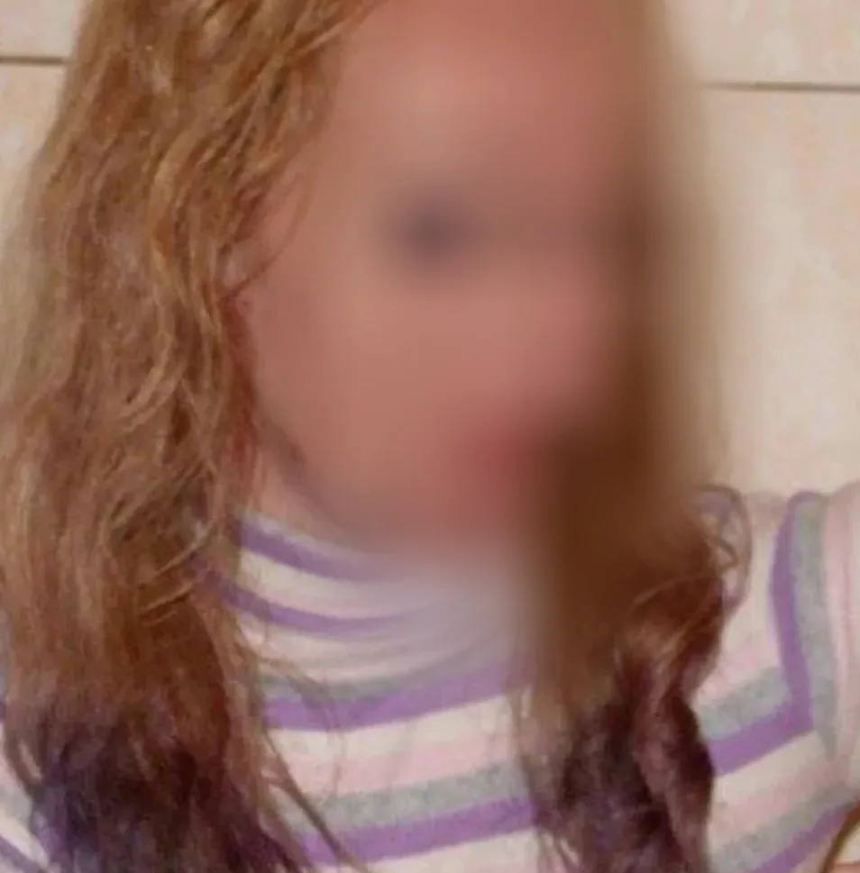 Luisa, 24