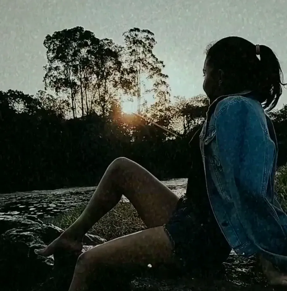 Manuela, 26