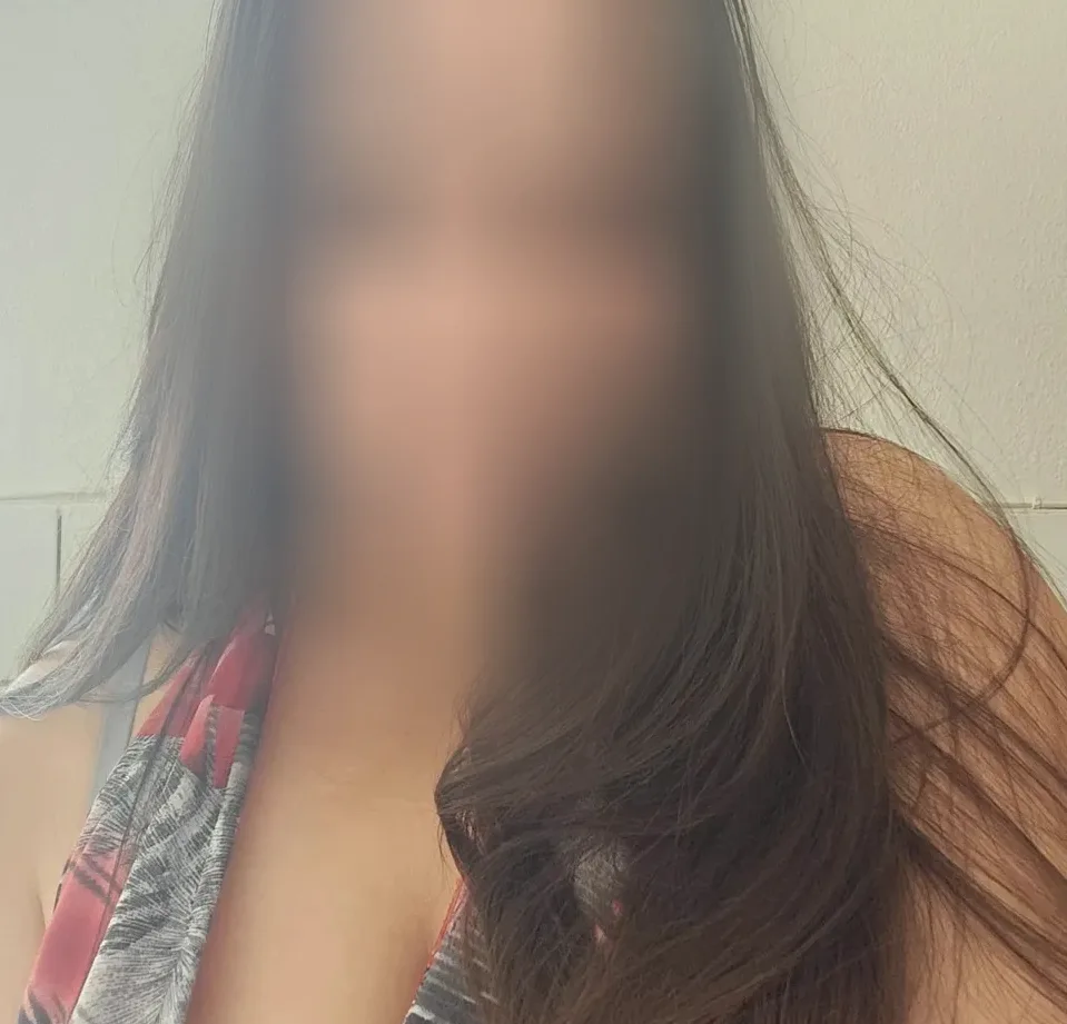 Vivien, 25